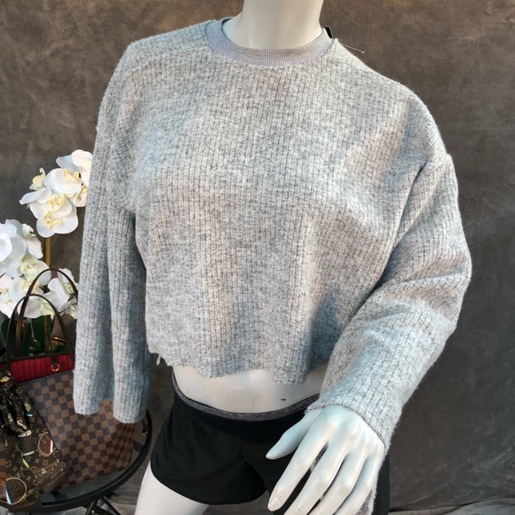 Topshop Sweaters - $45 ⬇️ Top Shop sweater